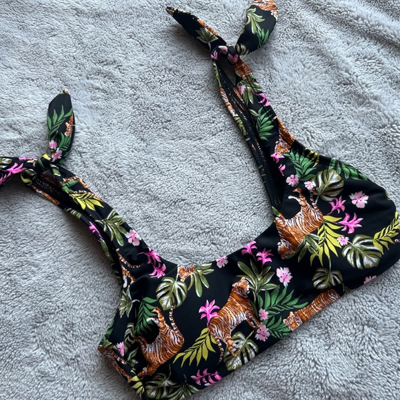 Target Tiger Bikini Top - Picture 3 of 6